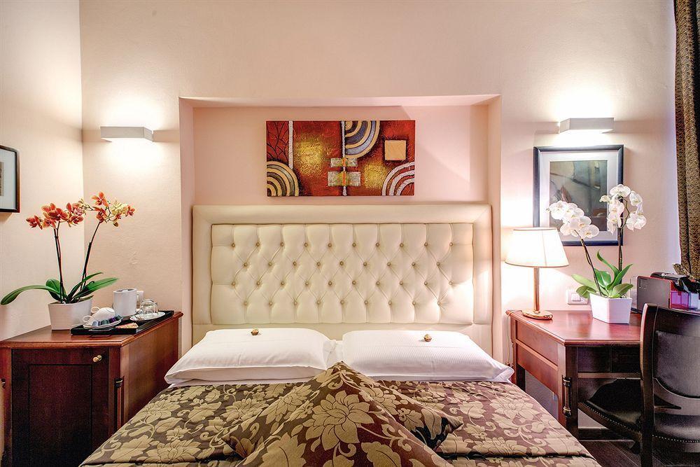 โรม55 - เปียซซา ดิ สปัญญา Hotel ภายนอก รูปภาพ