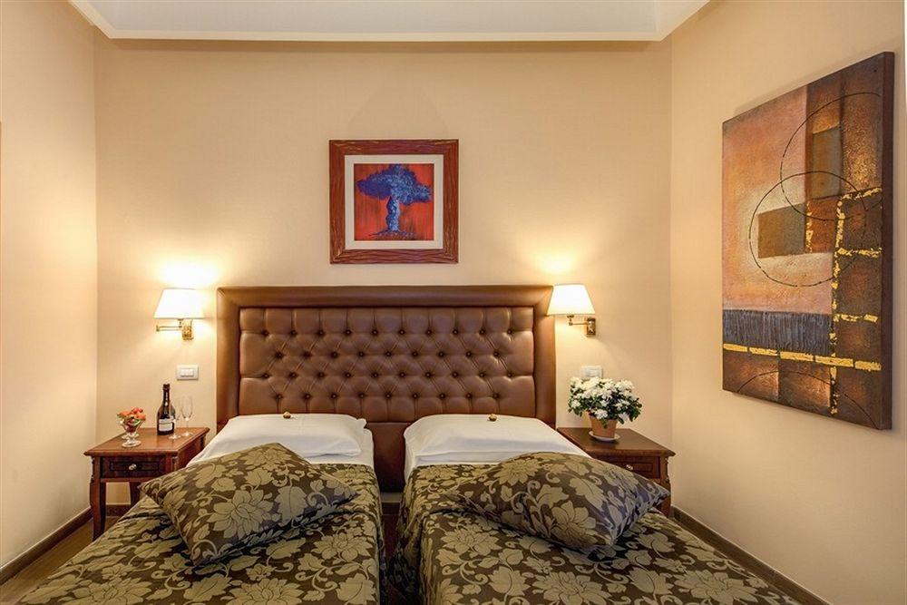 โรม55 - เปียซซา ดิ สปัญญา Hotel ภายนอก รูปภาพ